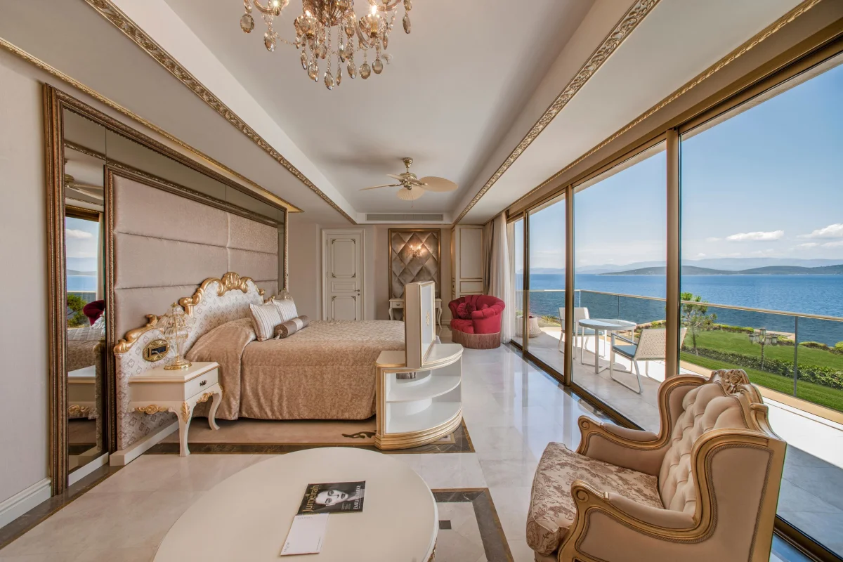 DELUXE VILLA (делюкс четырёхместный номер с видом на море)