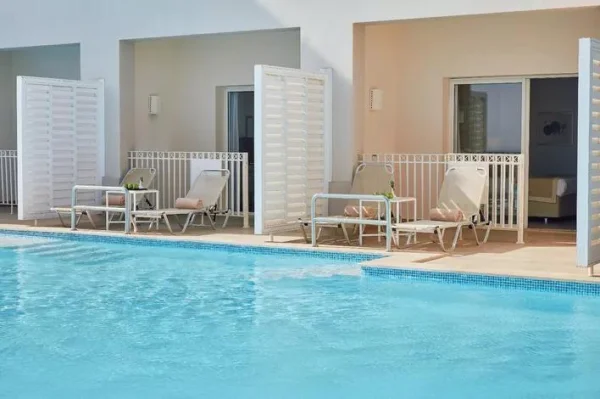 Family Swim Up Room (номер)