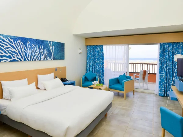 	STANDARD ROOM WITH 1 QUEEN-SIZE BED SEA VIEW (стандартный двухместный номер с видом на море)
