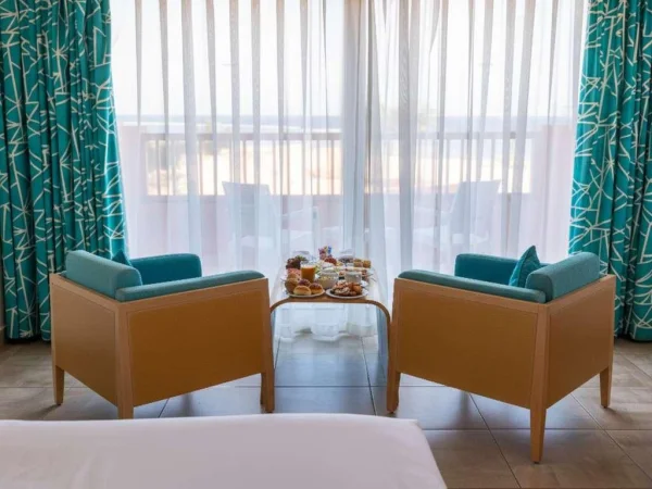 STANDARD ROOM WITH 2 SINGLE BEDS POOL SIDE (стандартный двухместный номер с видом на бассейн)