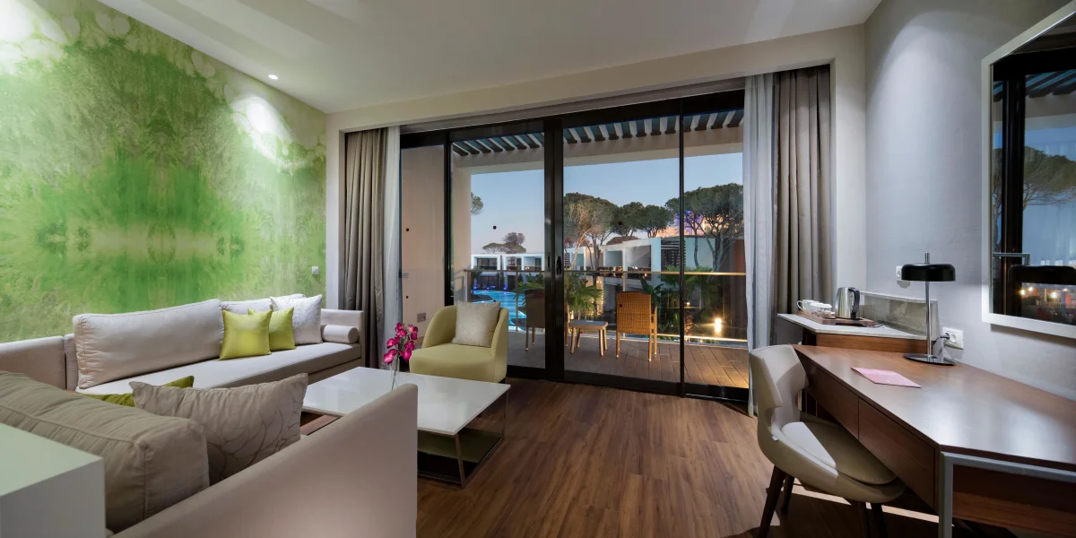Garden Family Suite Pool View (гранд двухместный номер с видом на бассейн)