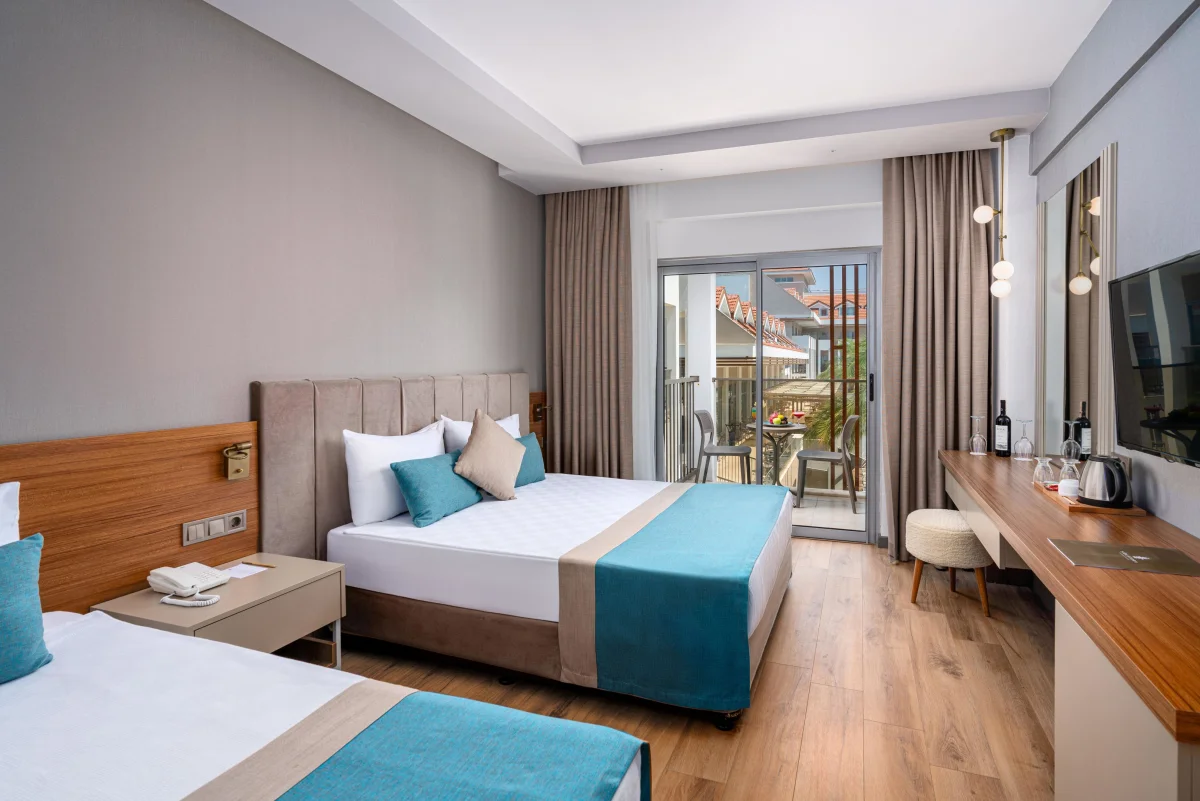 Double Standart Pool View Room (стандартный двухместный номер с видом на бассейн)