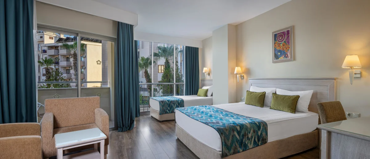 Standard Room with Bunkbed (супериор четырёхместный номер с видом на территорию)
