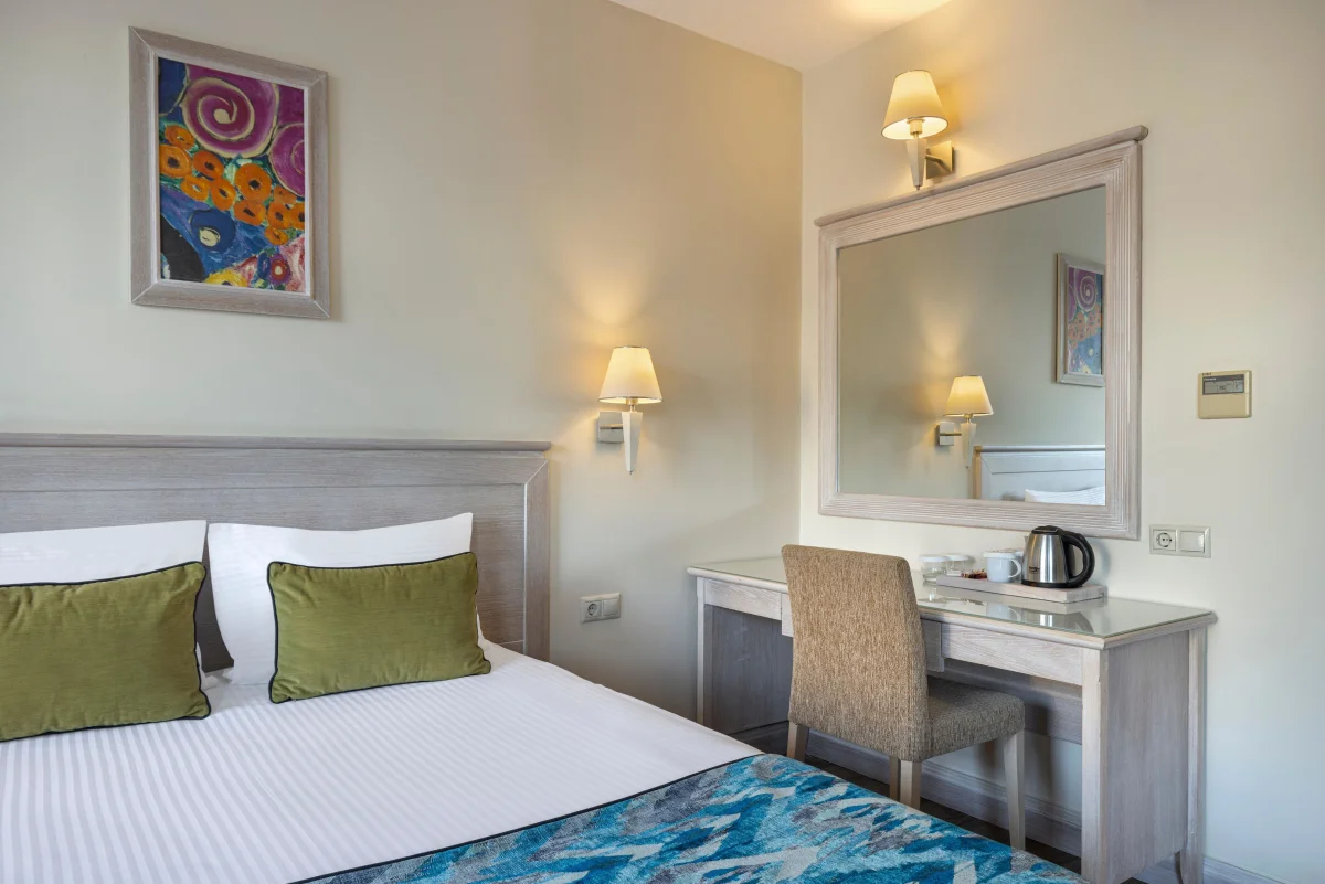 Standard Room with Bunkbed (супериор четырёхместный номер с видом на территорию)