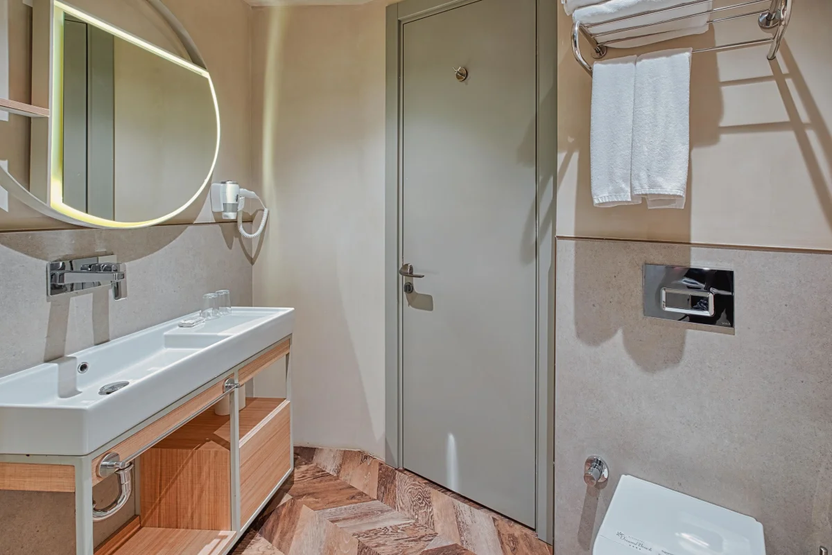 STANDART ROOM SIDE SEA VIEW (стандартный двухместный номер с боковым видом)