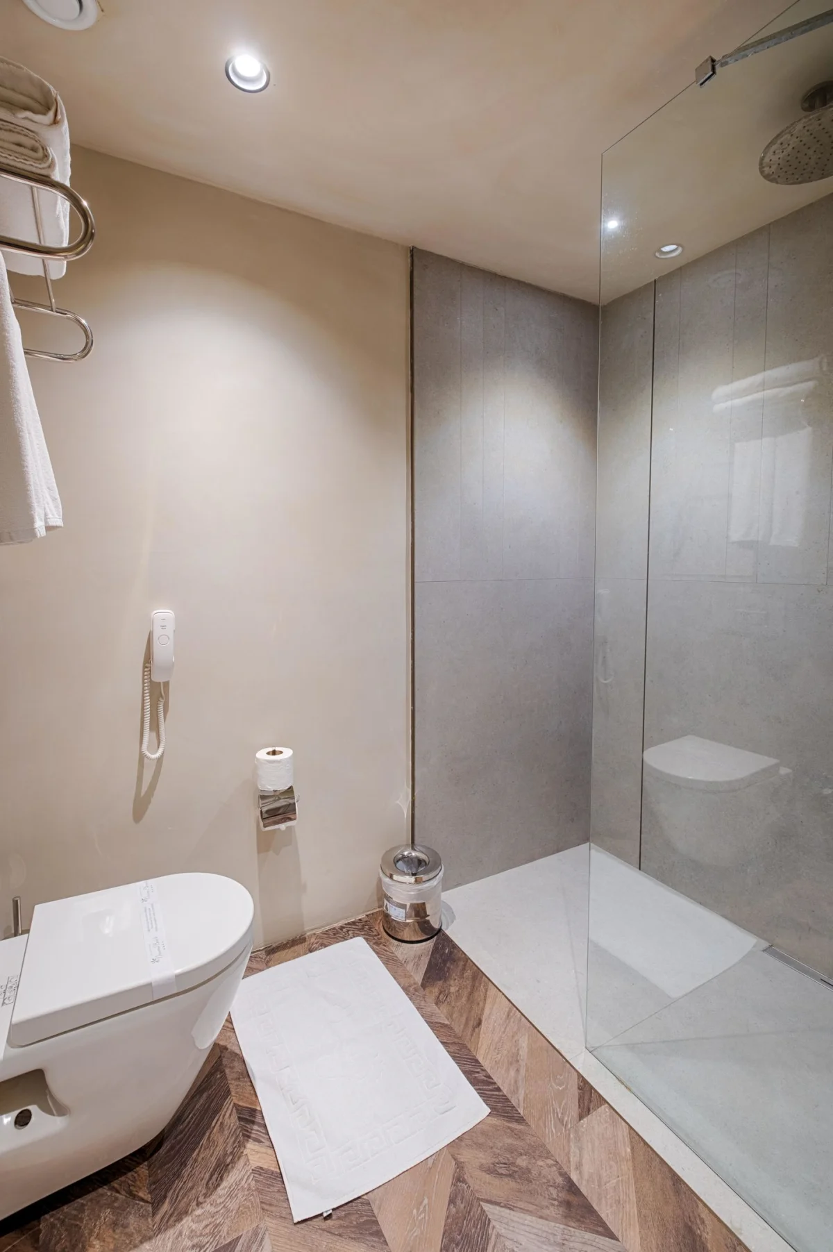 STANDART ROOM SIDE SEA VIEW (стандартный двухместный номер с боковым видом)