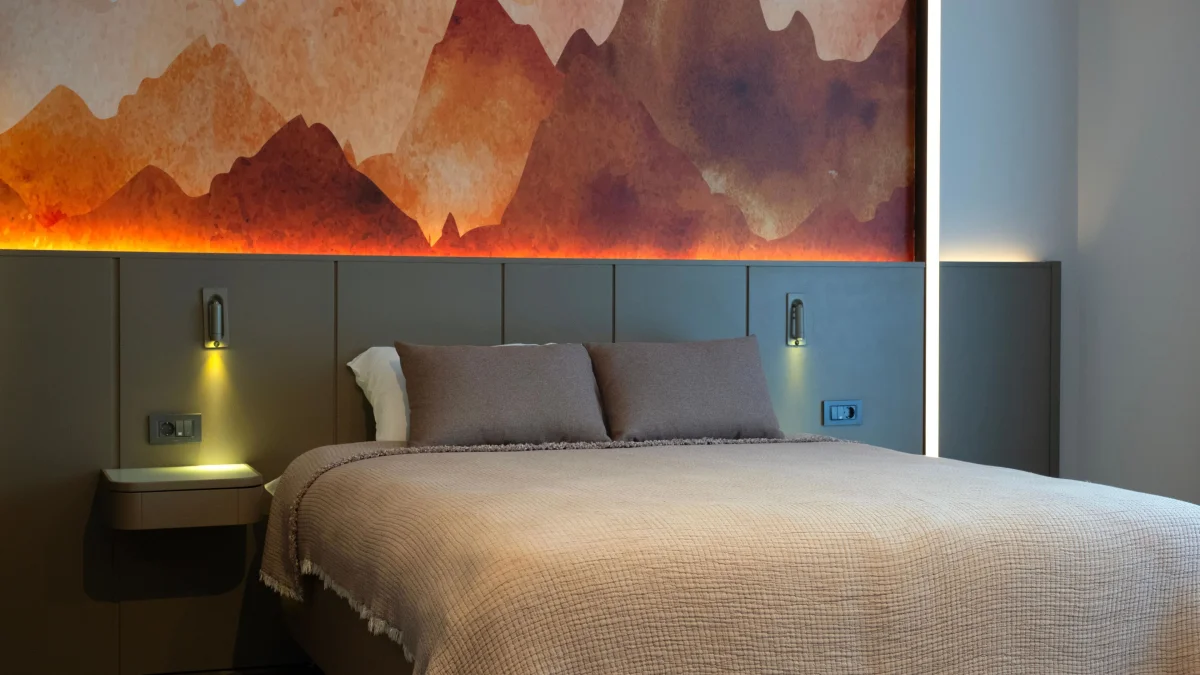 COUPLE ROOM SIDE SEA VIEW (стандартный двухместный номер с боковым видом)