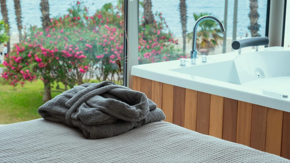 JACUZZI SUITE ROOM (делюкс люкс с видом на море)