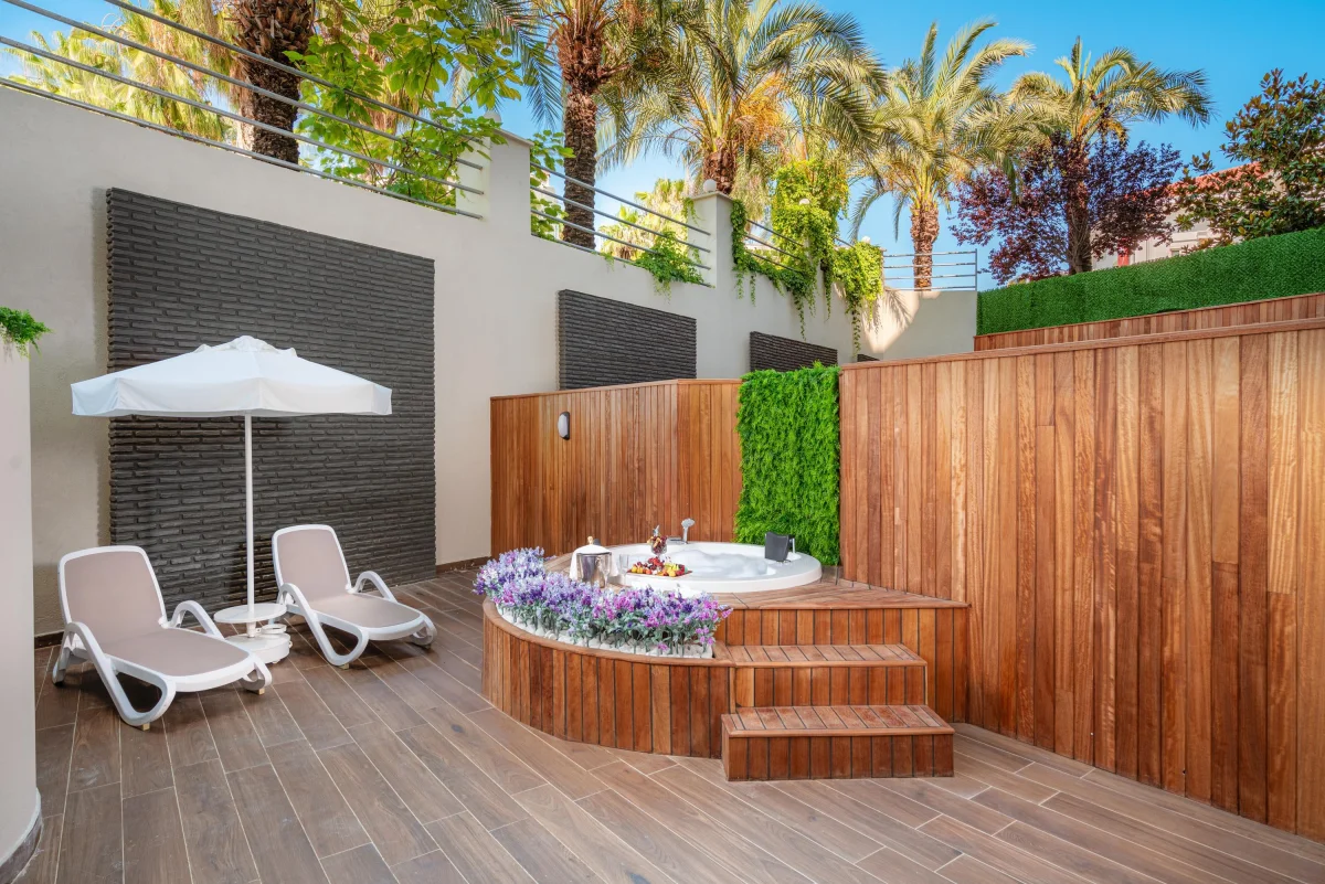 Standard Jacuzzi Terrace Room (стандартный двухместный номер)