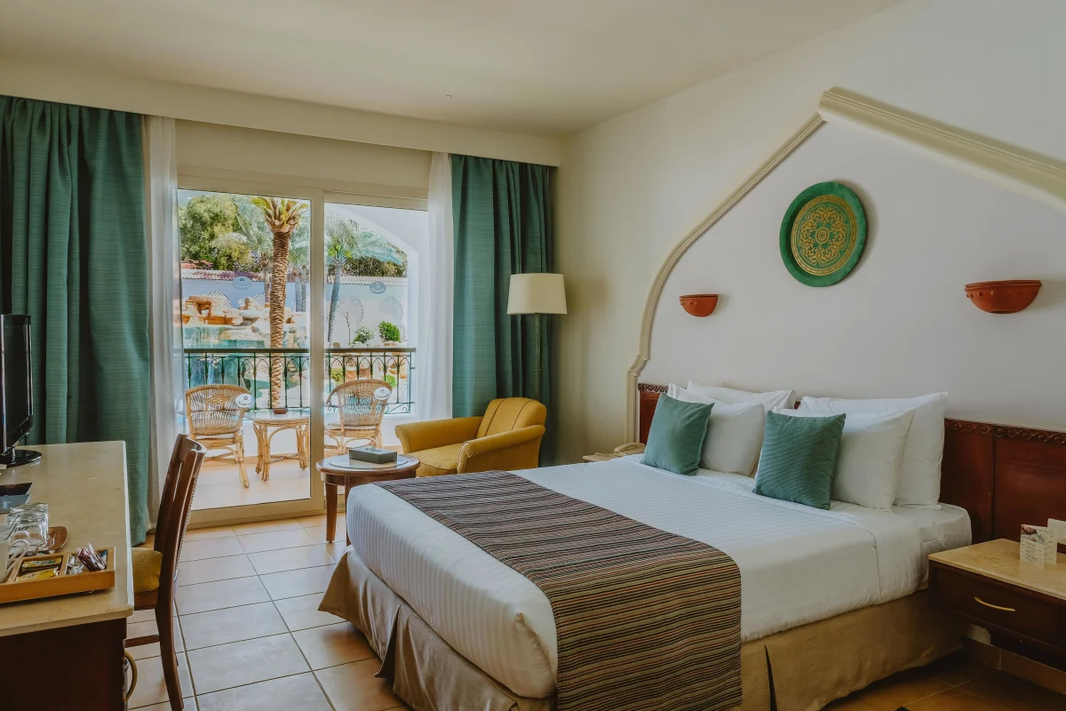 Superior Double Pool View Room (номер)
