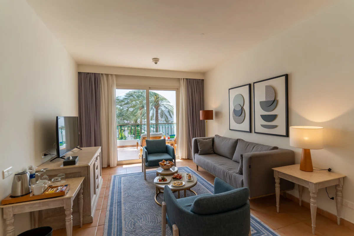 Executive Suite Pool view (номер)