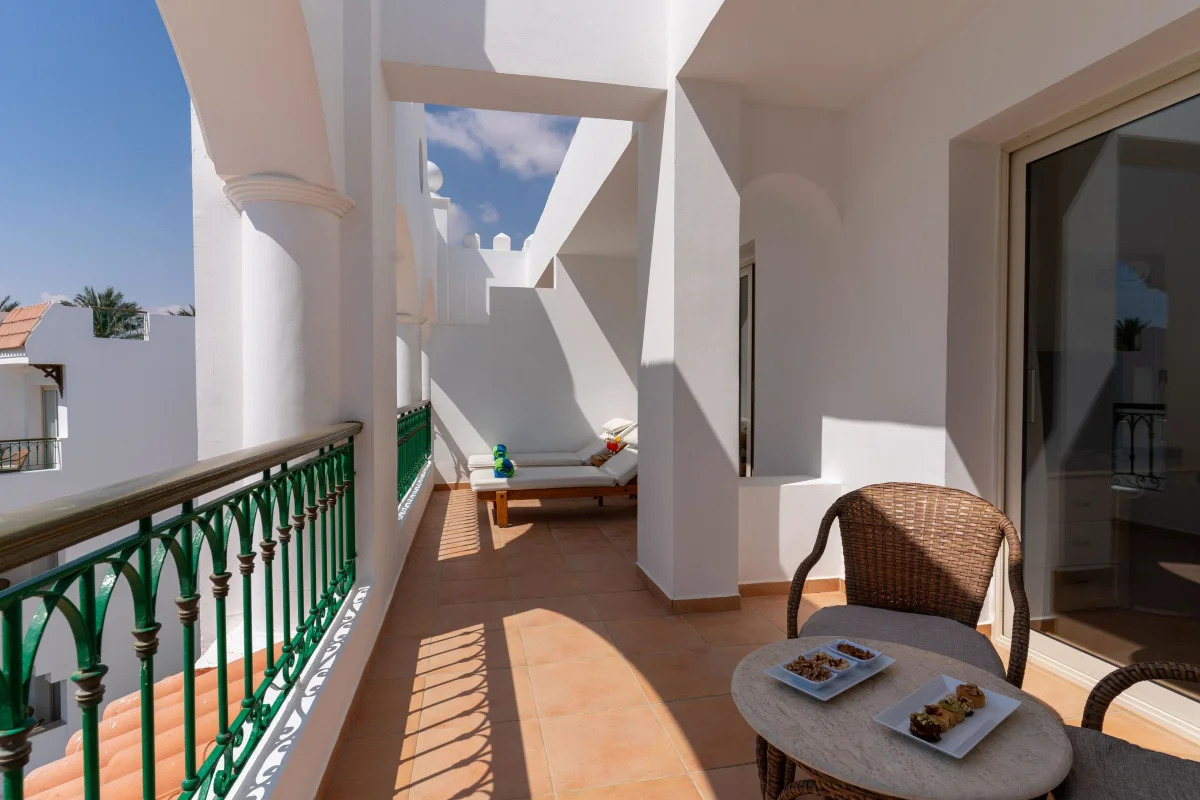 Executive Suite Pool view (номер)
