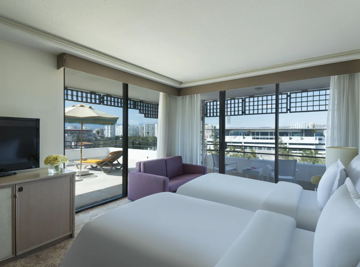 Family Terrace Suite (City View & Sea View)