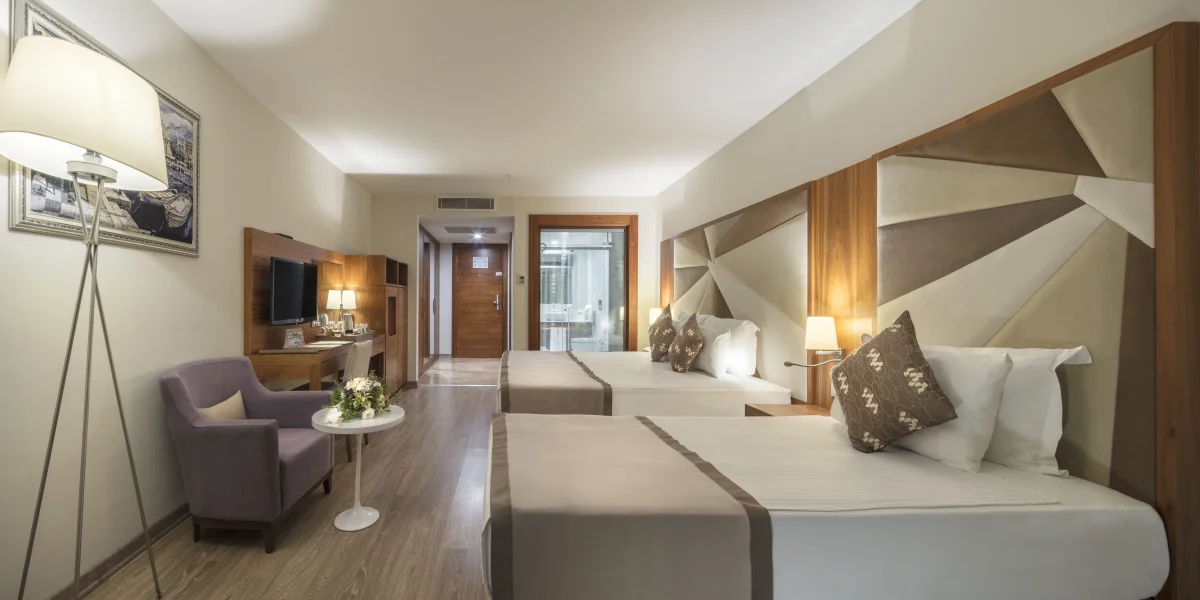 Lagoon Family Suite