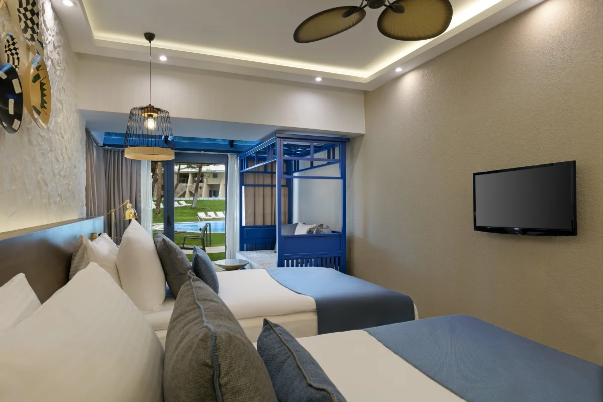 Terrace Family Suit