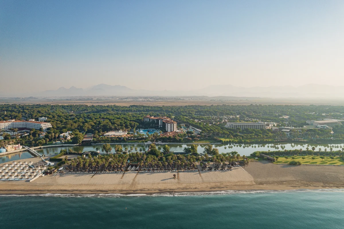 Песчаный пляж Selectum Family Resort Belek без камней