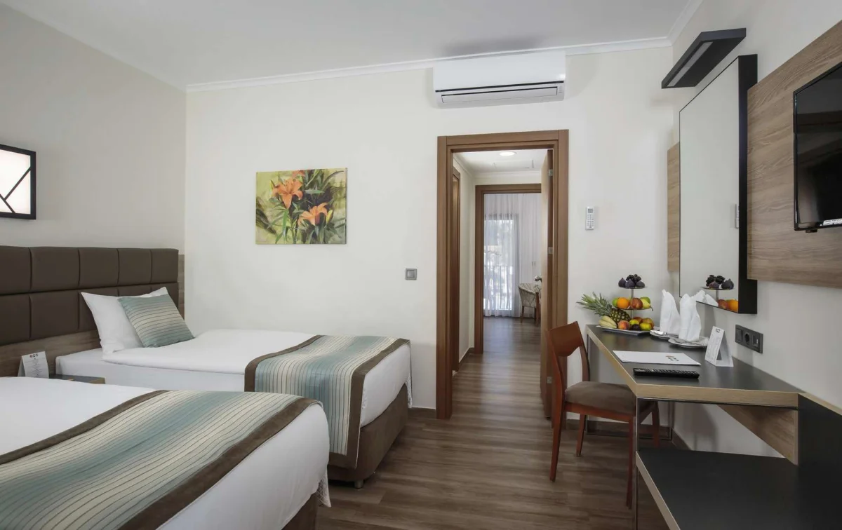 Kimeros Pool Family Room