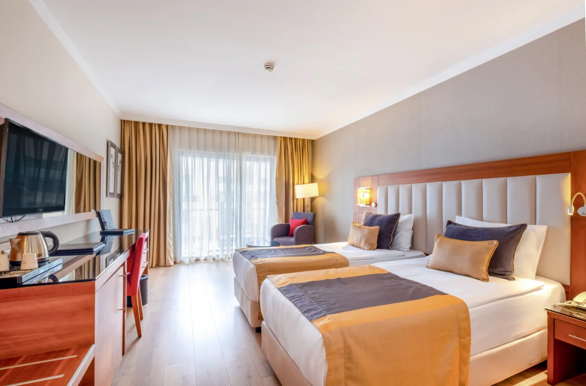 Superior Room Land View