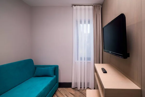 Front Quadro Room
