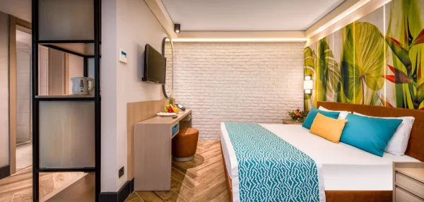 Front Quadro Room