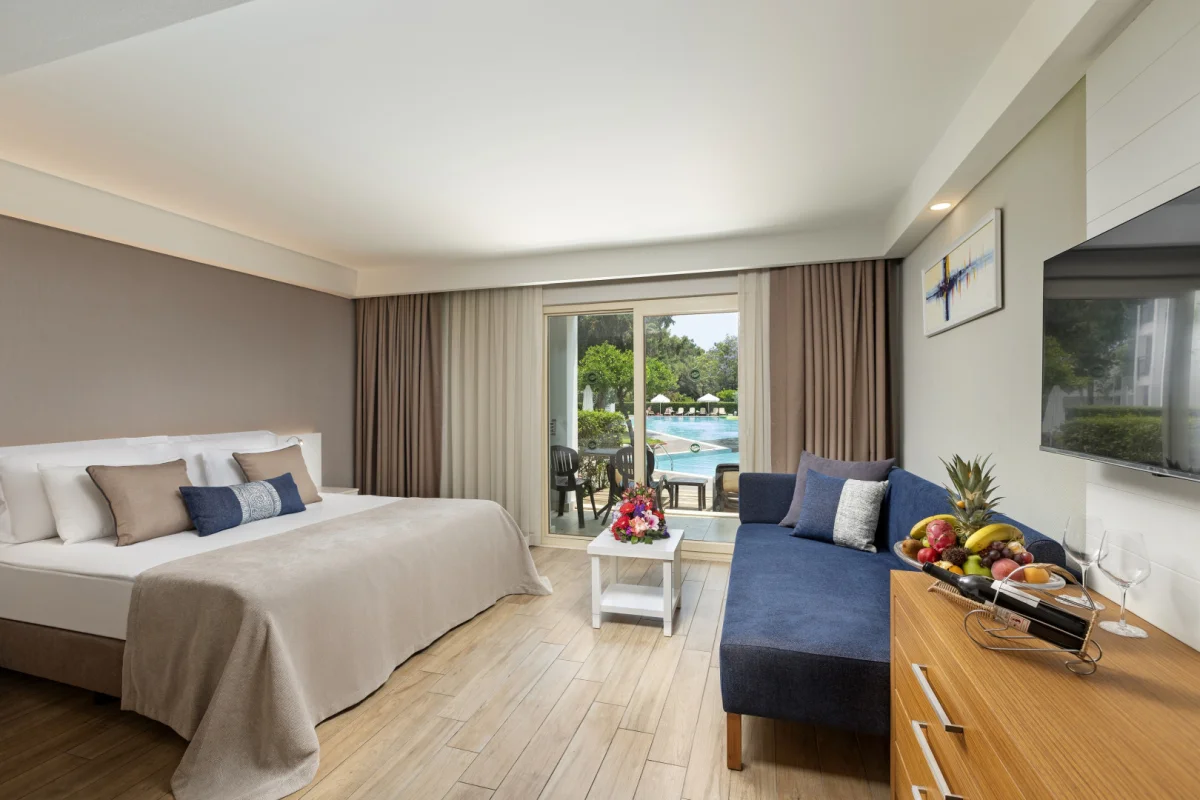 Lagoon Room