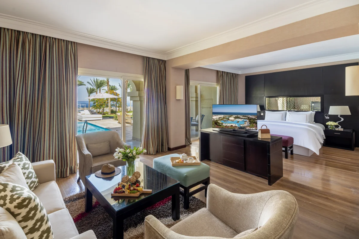 Swim Up Suite