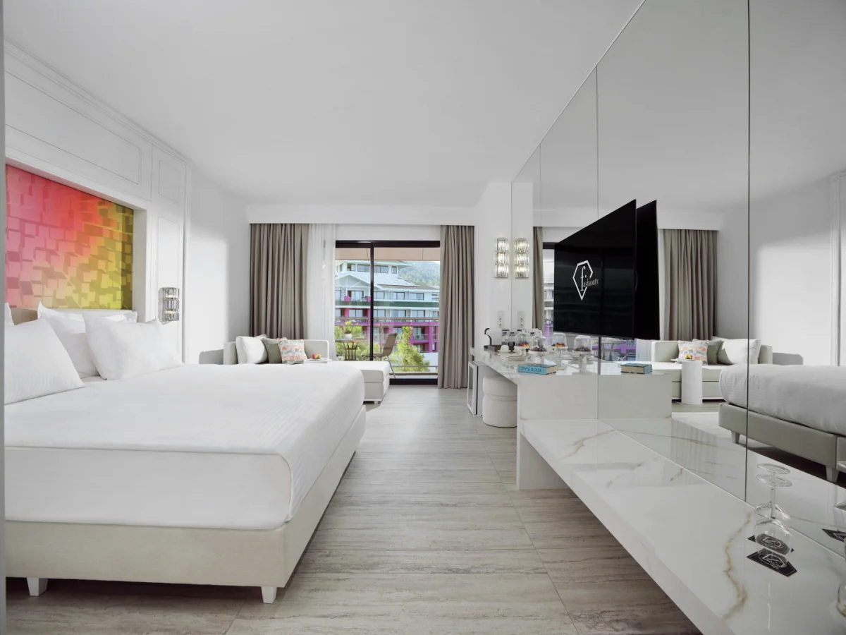 Pearl Room Land View
