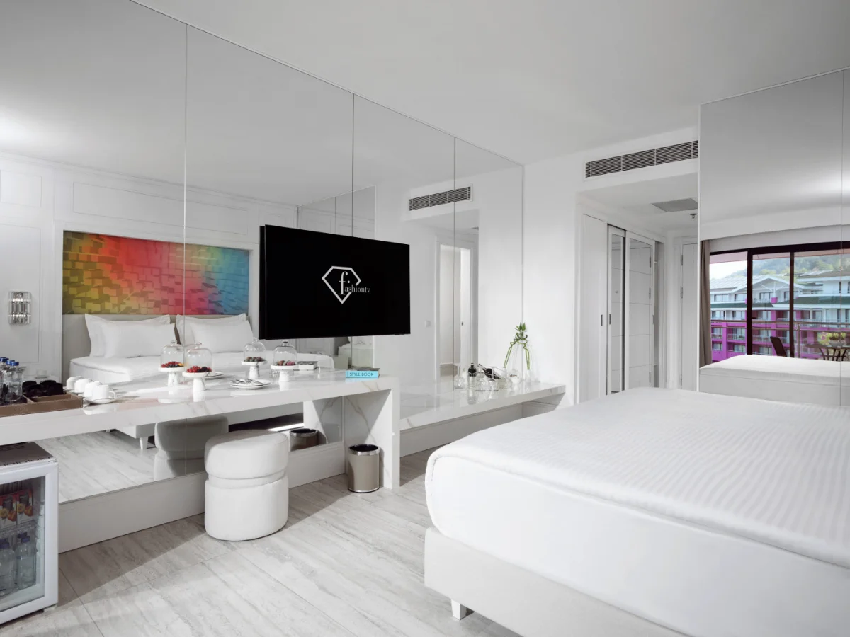 Pearl Room Partly Sea View