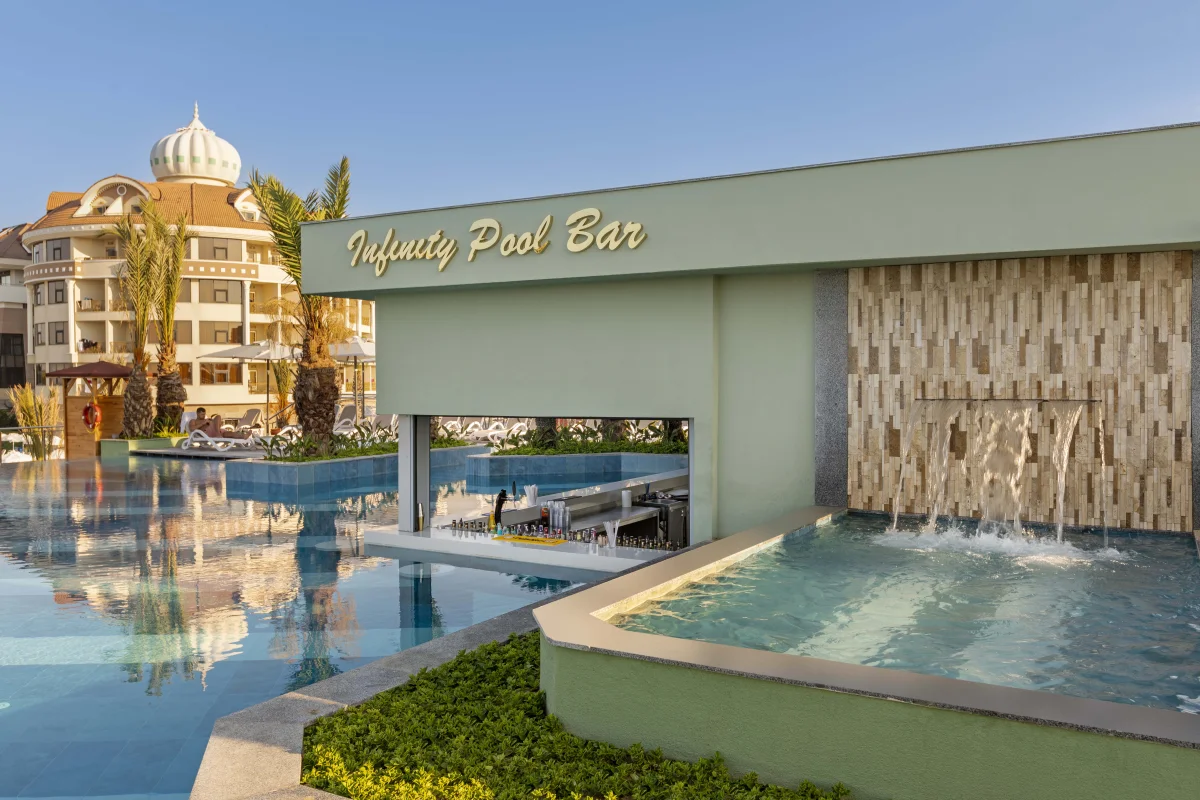 Бар Infinity Pool