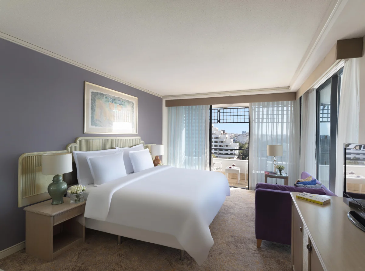 Family Terrace Suite (City View & Sea View)