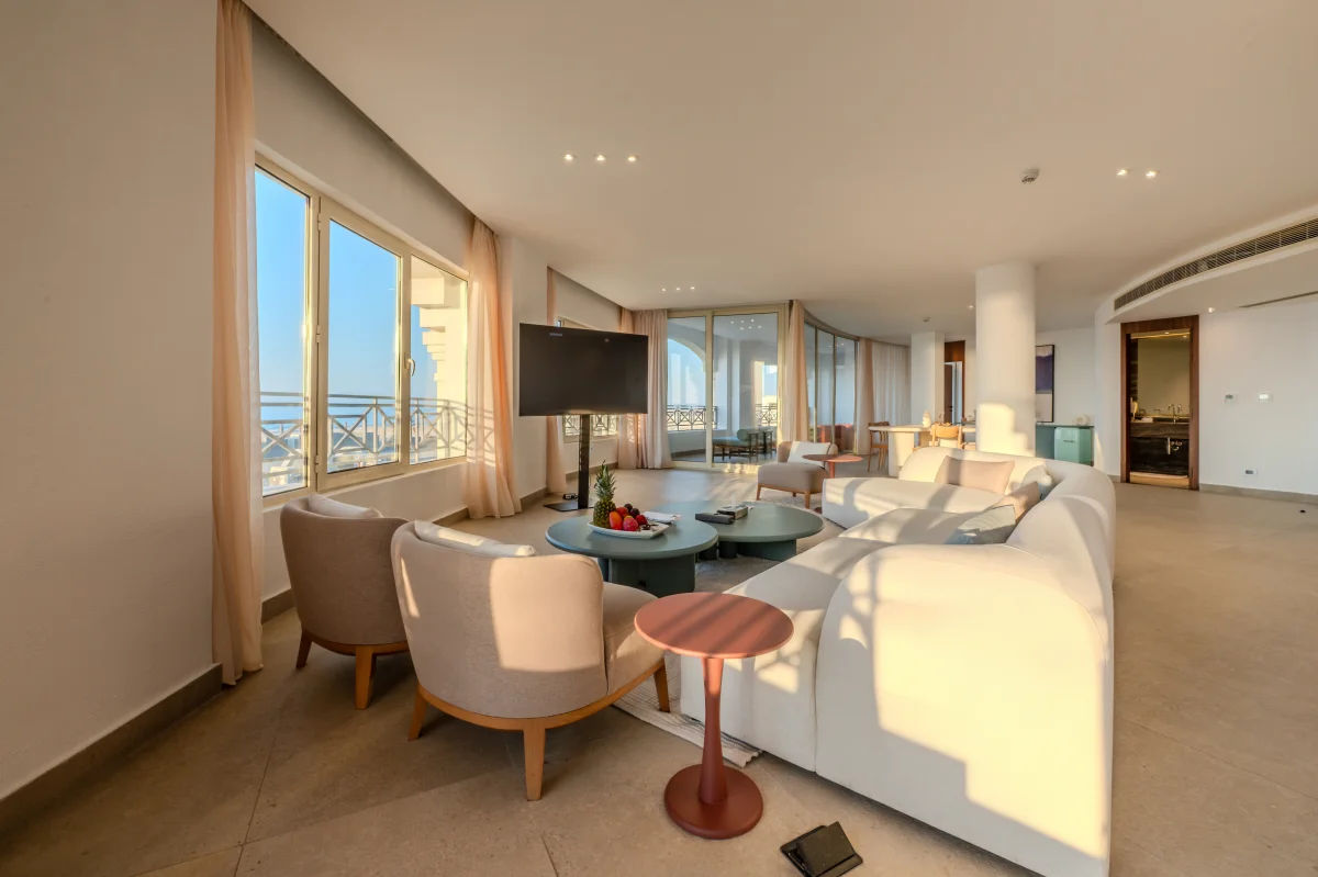 Panoramic Suite (Панорамный люкс)