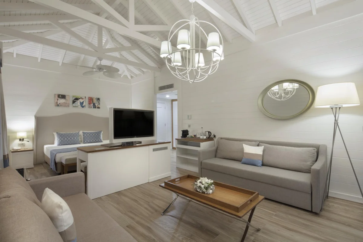 Cedar House с видом на лагуну