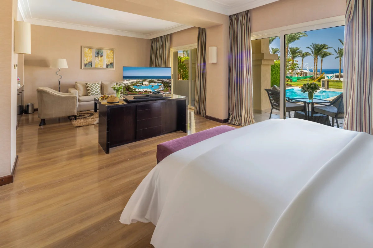 Swim Up Suite