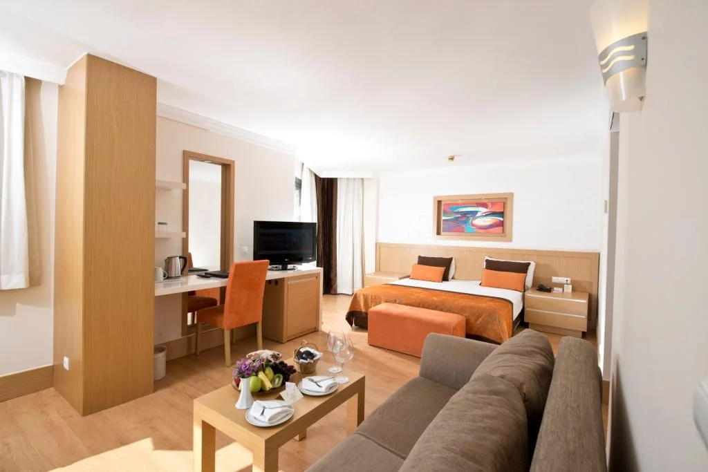 Jacuzzi Suite