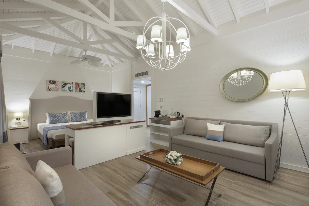 Cedar House с видом на лес
