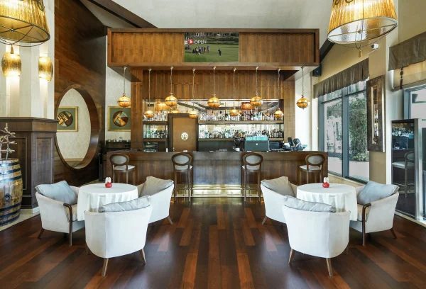 Clubhouse (Golf Clubs)
