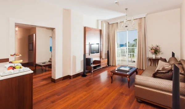 Superior Pool Grand Suite