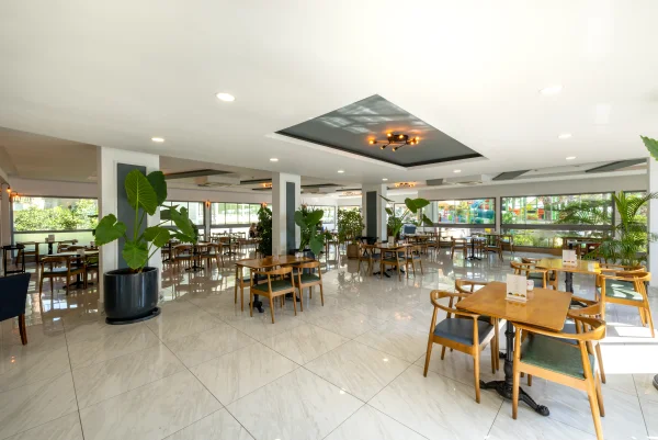 Лобби-бар (Lobby Lounge)