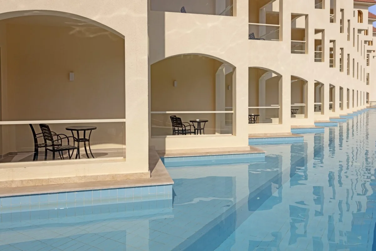 Main Building Superior Swim Up Room