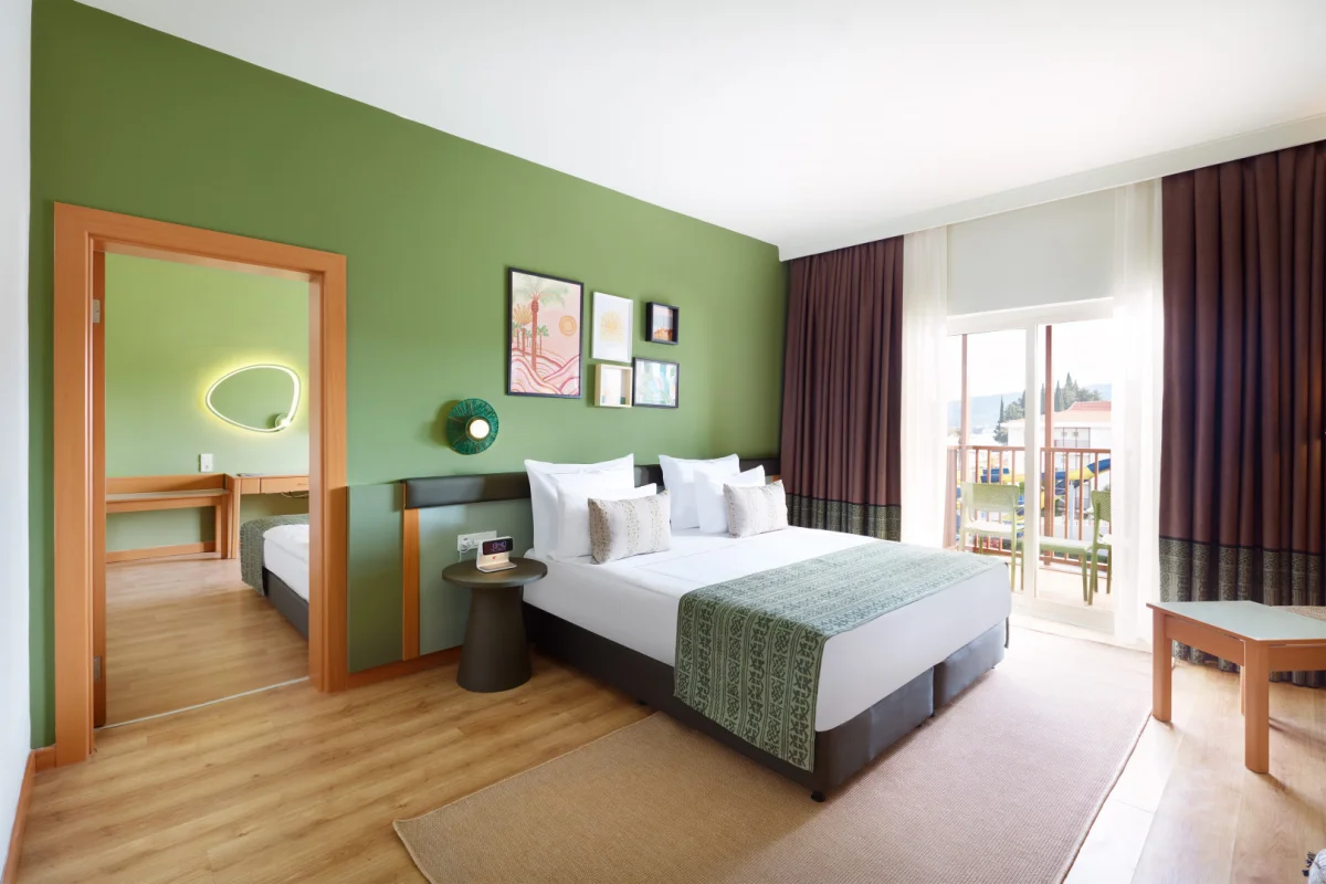 Hotel Family Room ROH
