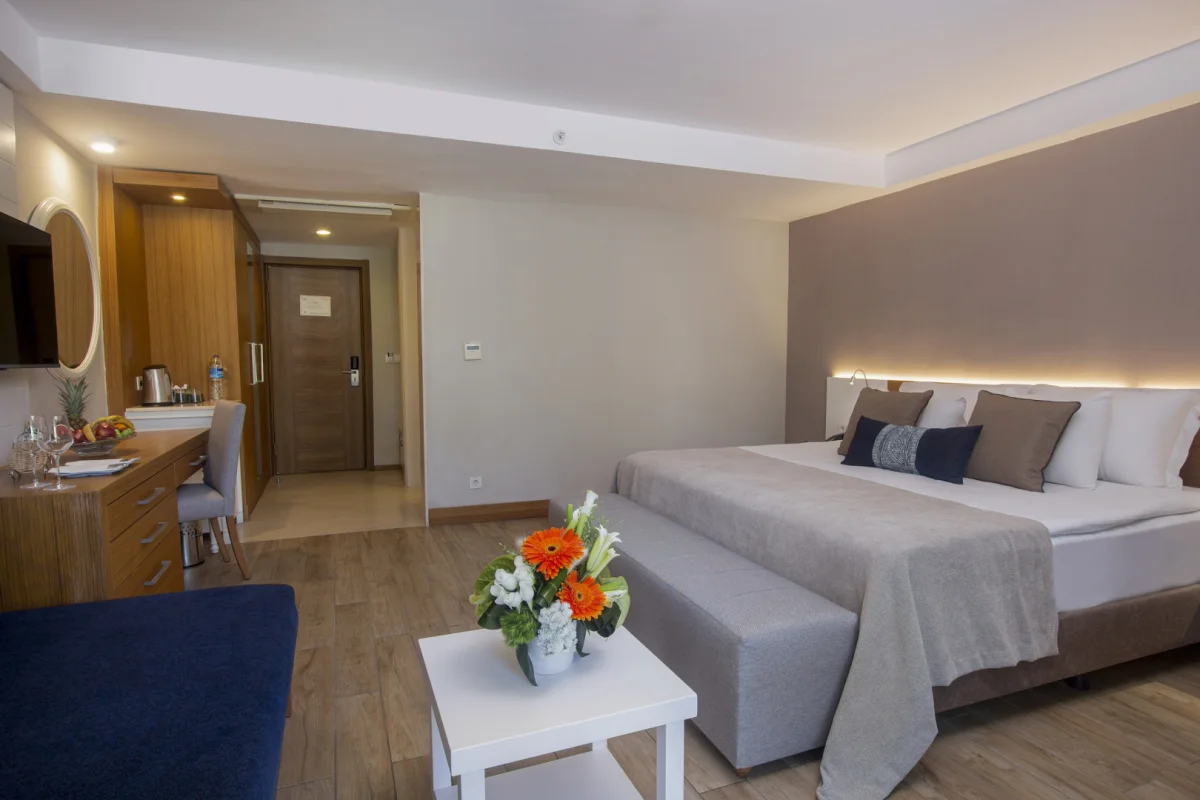 Indigo Lagoon Room
