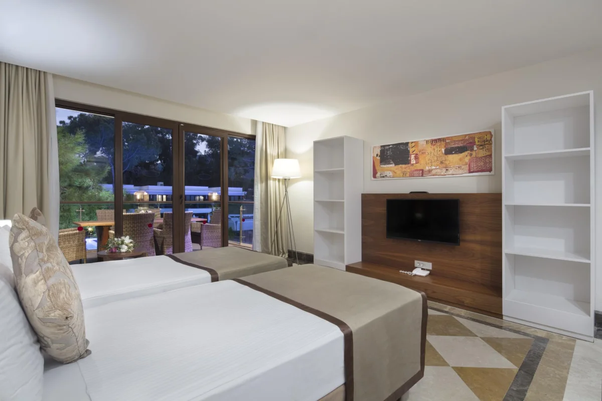 Lagoon Family Deluxe Suite Swim-up (общий бассейн)