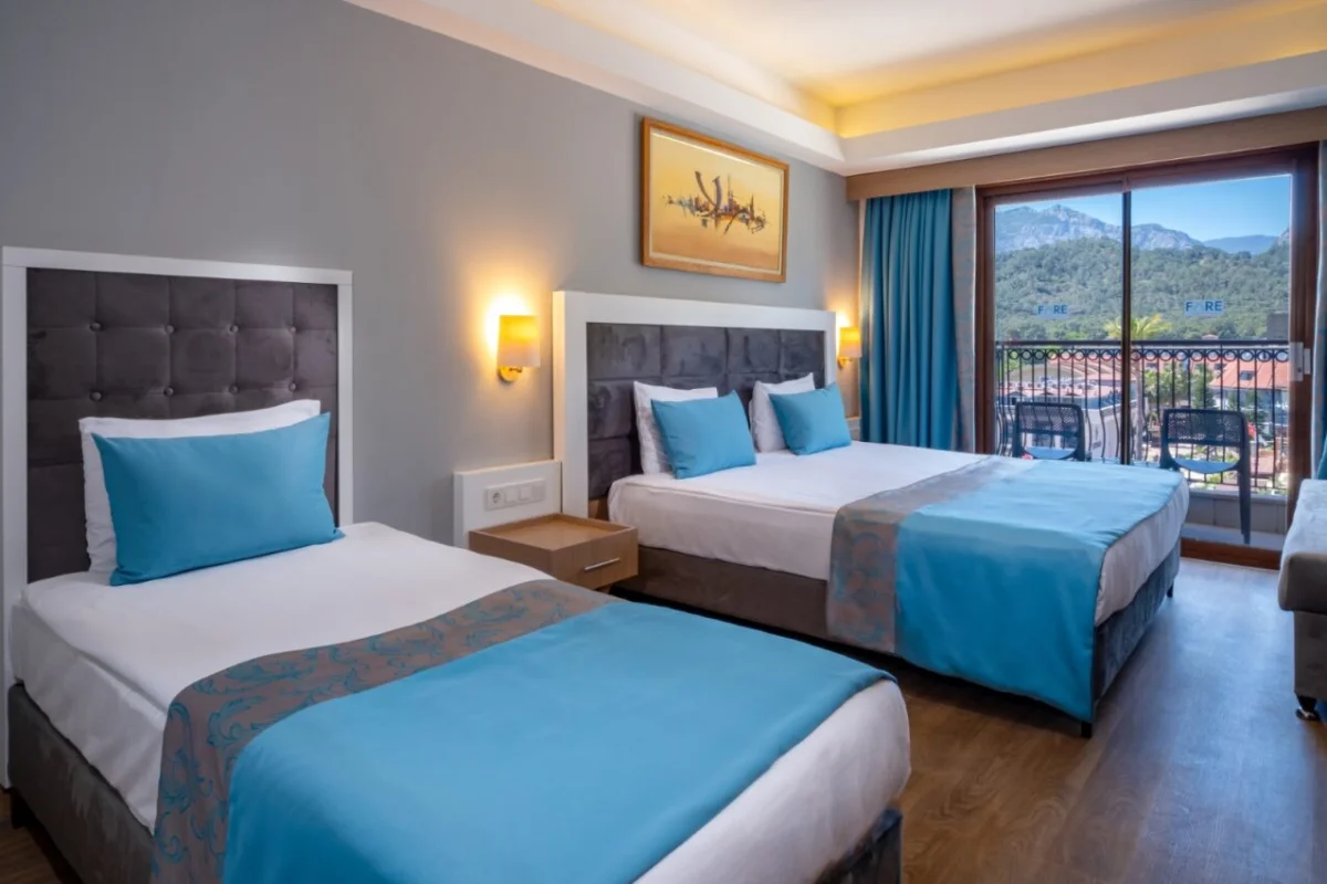Comfort Room Land View
