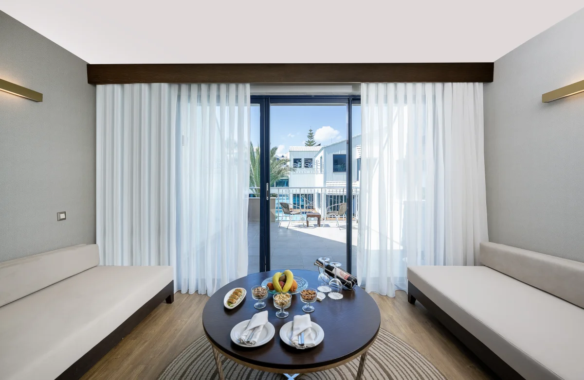 Lake Suite с выходом к бассейну