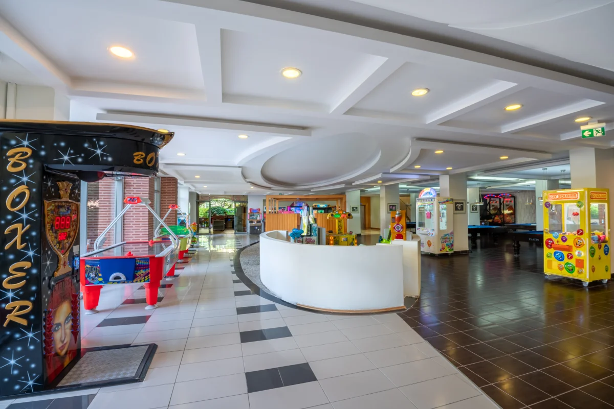 Территория Selectum Family Resort Side с каналами