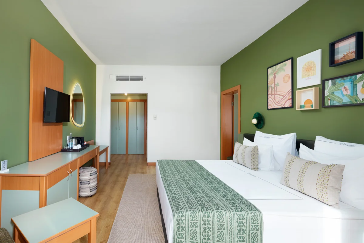 Hotel Family Room ROH