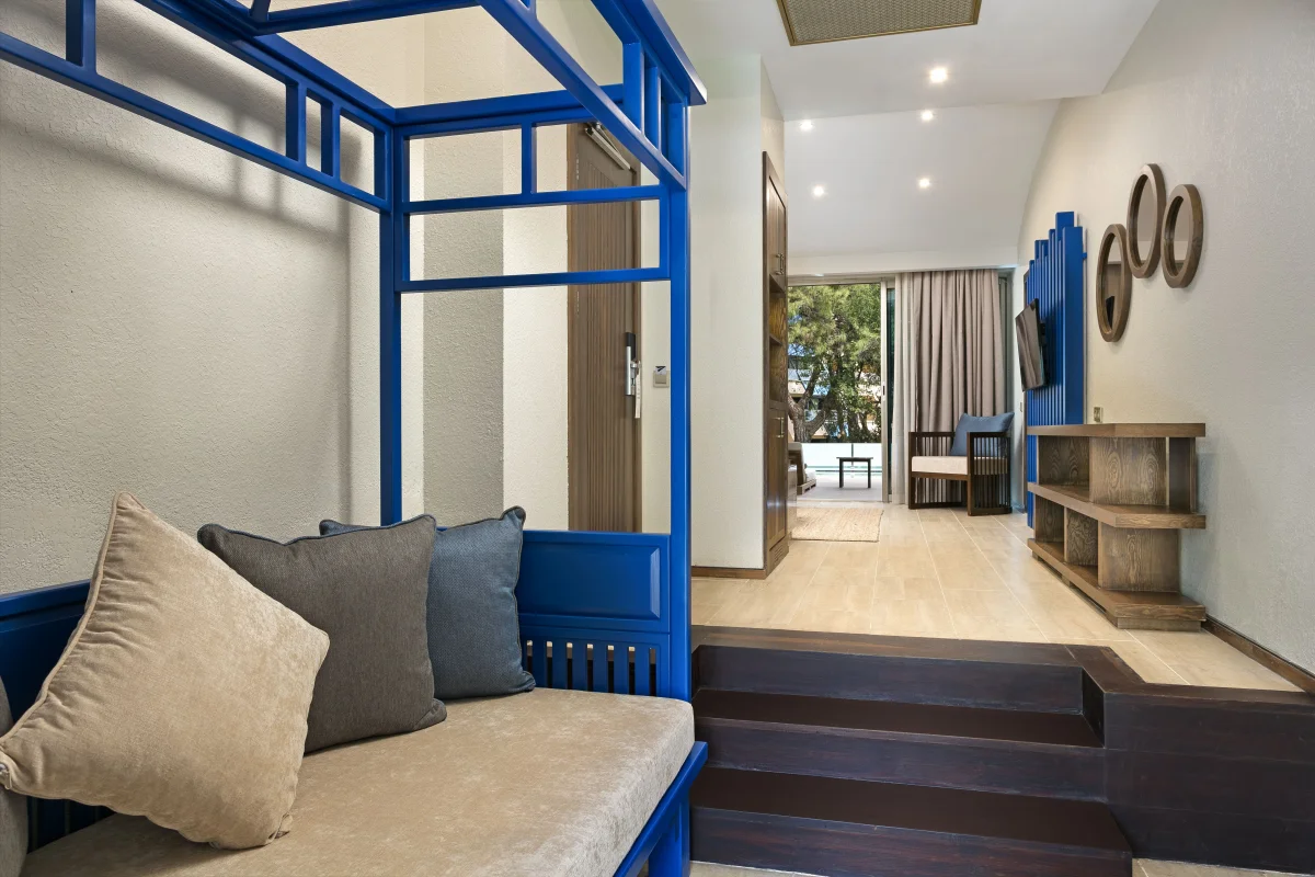 Family Pool House нижний