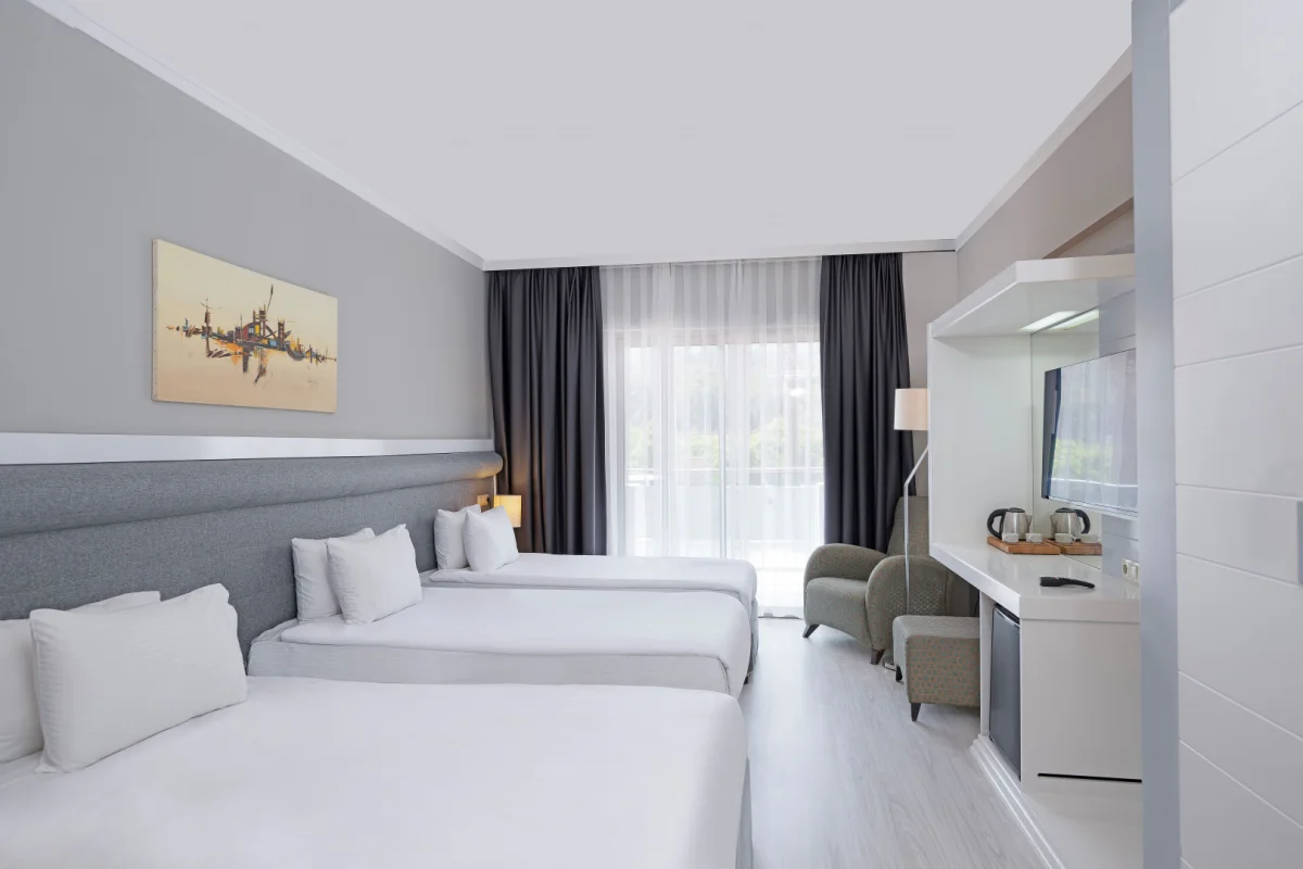 Grand Superior Room Pool View
