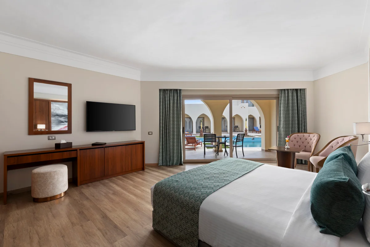 Lagoon Swim Up Suite