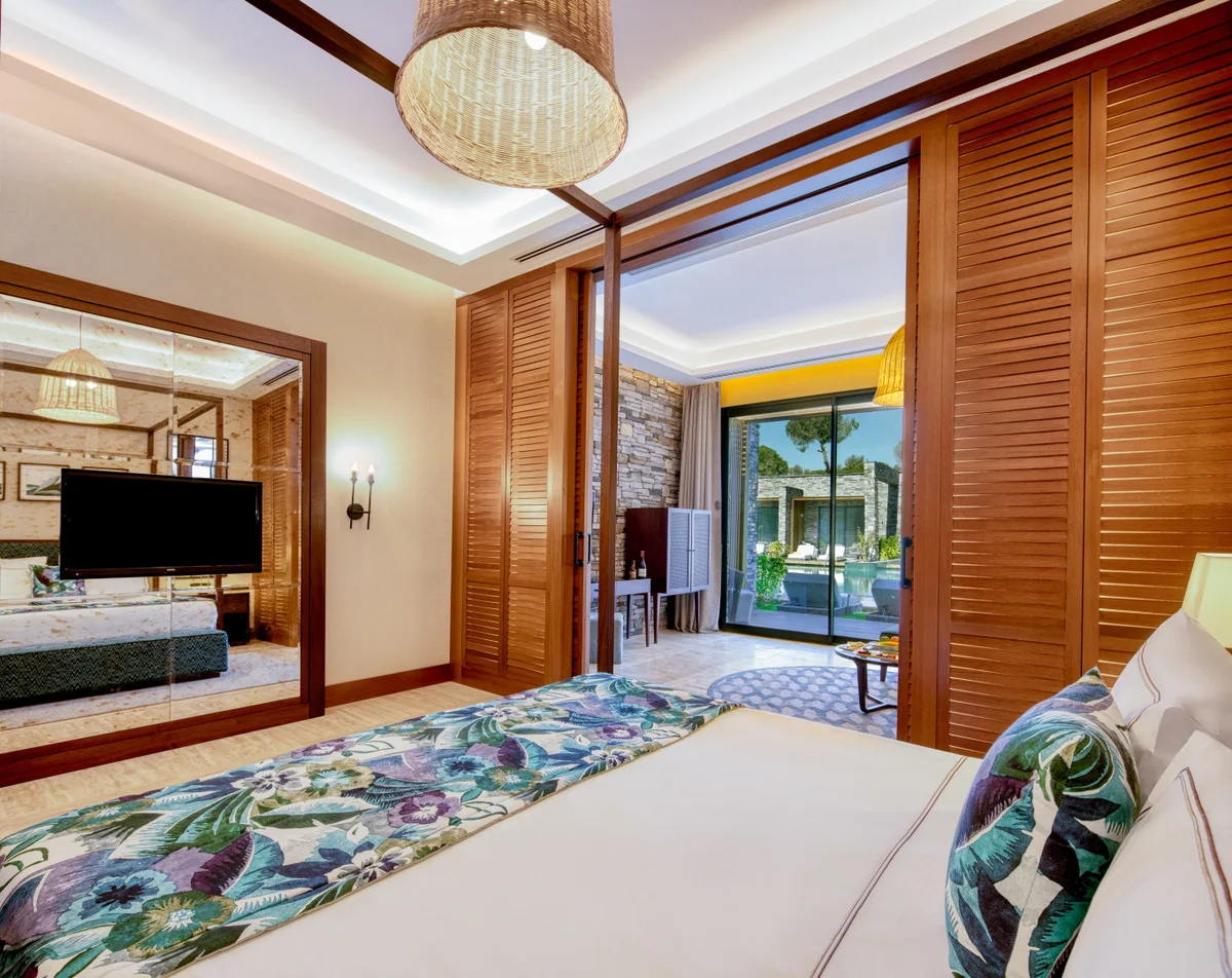 Люкс Luxury в корпусе Lagoon